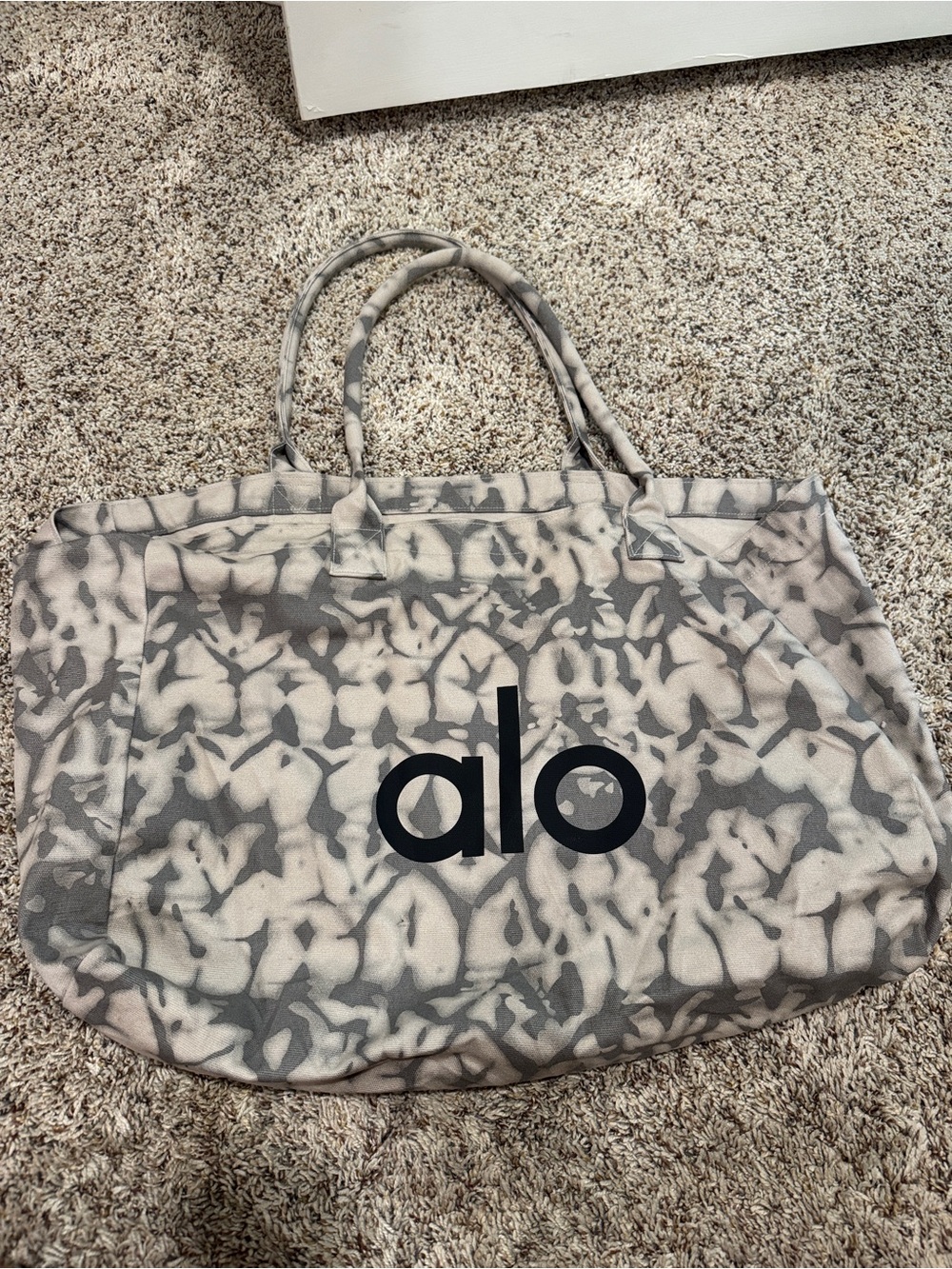 Alo tote bag
